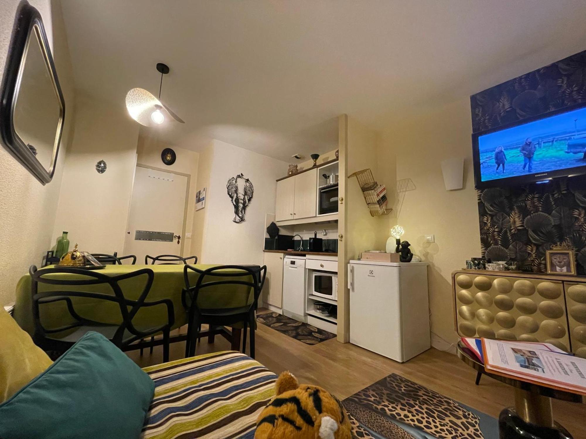 *A Setting Between Dordogne And Swimming Pool* Apartman Argentat Kültér fotó